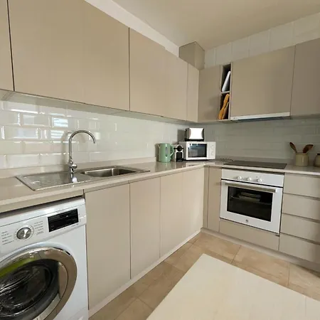 Volkkanrentals Beachfront House 4p Appartement